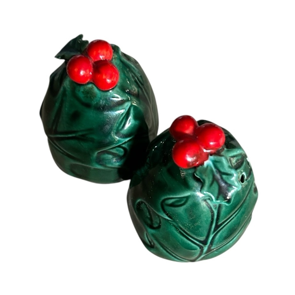 Vintage Lefton’s Green Holly Berry Salt & Pepper Shaker Set Christmas Holiday - Picture 4 of 5